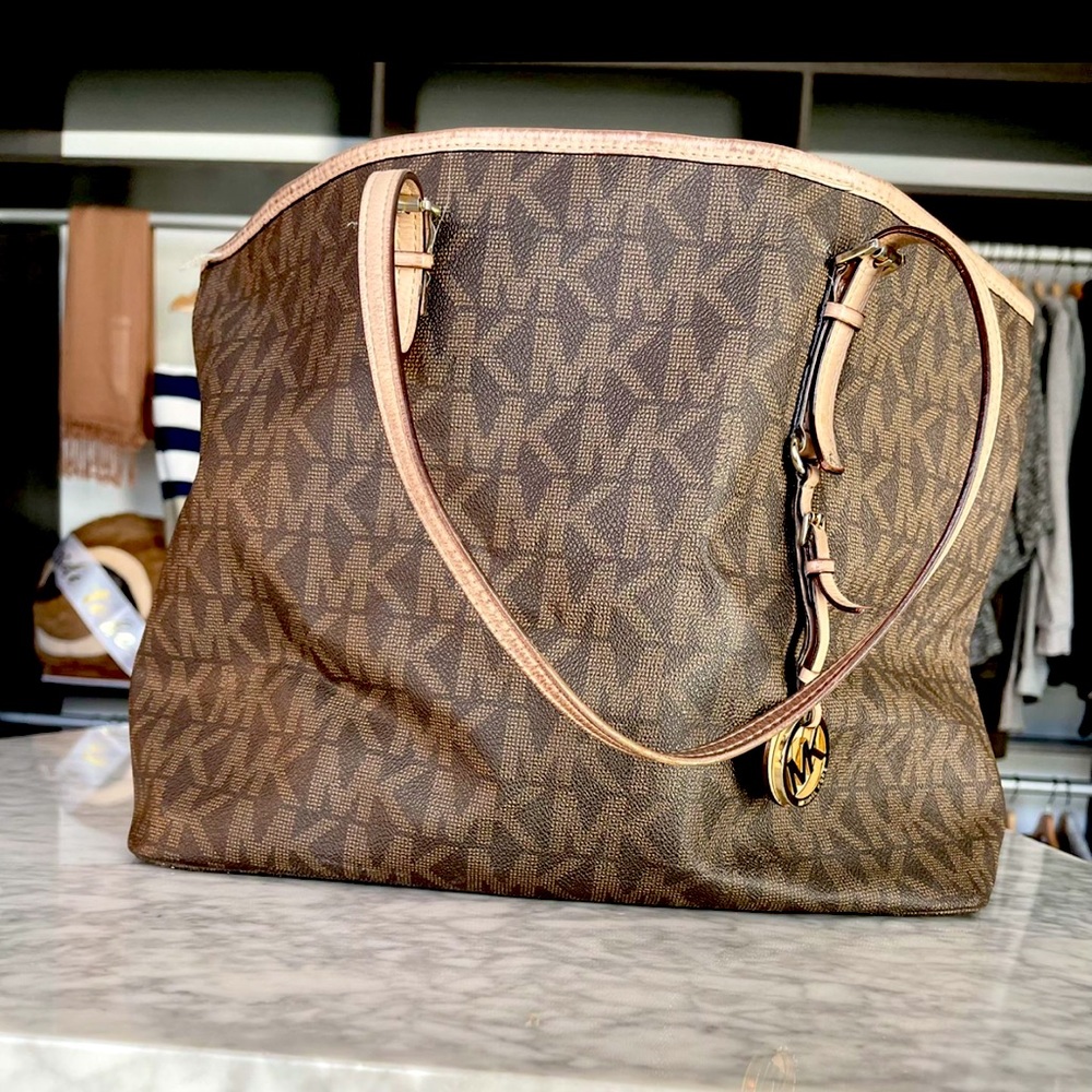 Large Micheal Kors Jet Set Tote Bag